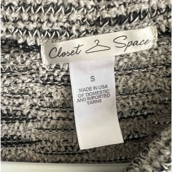 Closet Space sweater, if you like to cover the booty, this is for you. - Picture 2 of 2